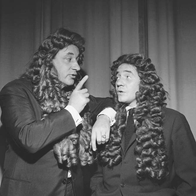 JP Darras et Philippe Noiret au théâtre Bobino, octobre 1961 © Studio Lipnitzki / Roger-Viollet