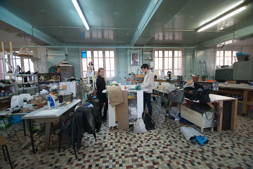 atelier couture dans les locaux du Shakirail @Pierre Alain Marassé