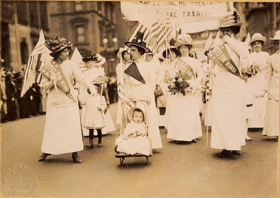 Défilé de suffragettes, New York, 6 mai 1912, domaine public