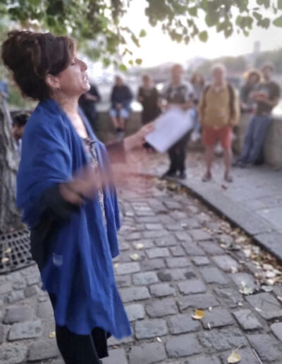 Maya Slam en plein envol Julien Barret lors de la 1ère édition de La Scène est sur la Seine @Phil Thievenaz