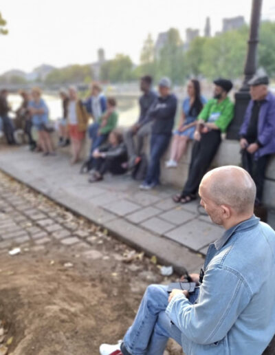 Yugze le Barde observant la 1ère édition de La Scène est sur la Seine @Phil Thievenaz