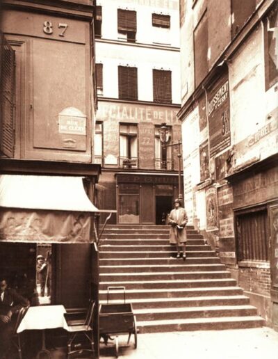La rue des Degrés depuis la rue de Clery vers 1925 @Parimagine