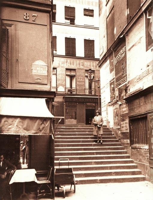 La rue des Degrés depuis la rue de Clery vers 1925 @Parimagine