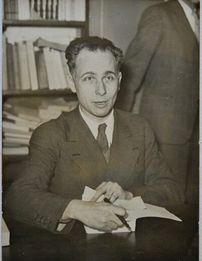 Louis Aragon le 9 décembre 1936 ©Henri Manuel