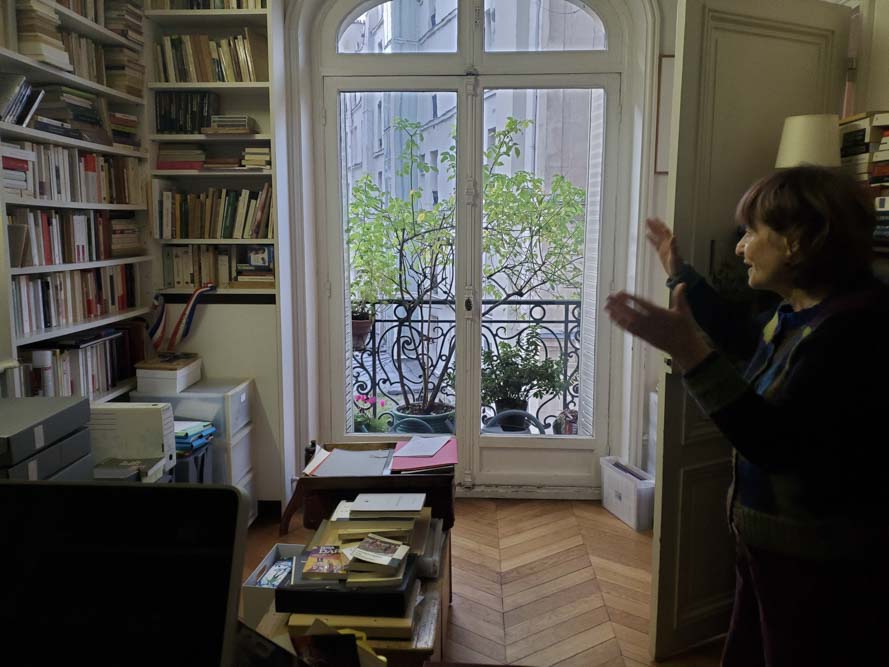 Michèle Chaillou dans le bureau de son époux Michel, dans l'appartement qu'elle occupe toujours @J.Barret