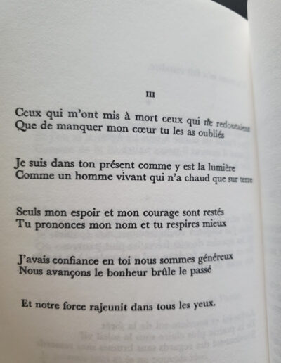 Page tirée du recueil de Paul Eluard, Poesie ininterrompue, 1946 @J.Barret